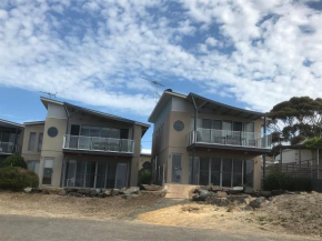 Гостиница Penneshaw Oceanview Apartments  Пеннешо